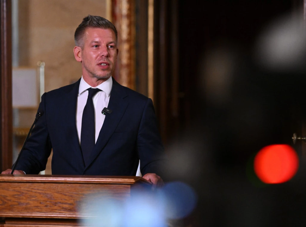 413381_hungary-parliament_f.webp