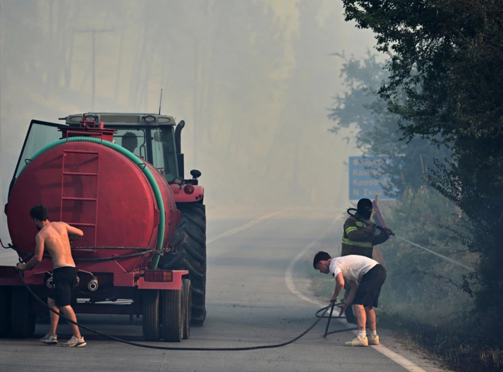 413738_greece-wildfire_f.webp