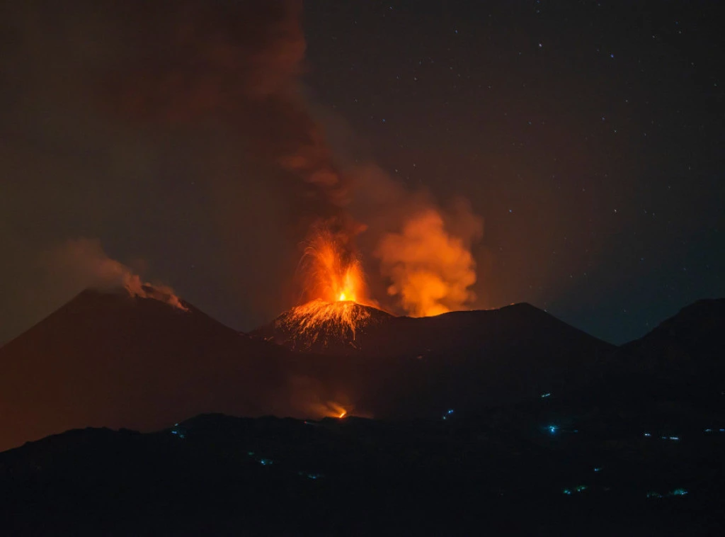 413952_italy-etna-volcano_f.webp