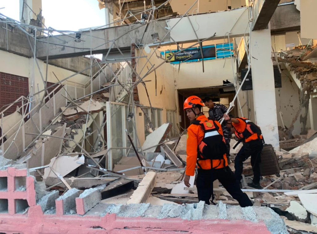 414054_indonesia-earthquake_f (2).webp
